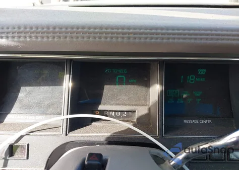 1994 Lincoln Town Car Cartier from USA, damaged, VIN 1LNLM83W1RY736388